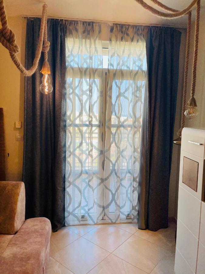 צ'רנומורץ Flores Garden Sea View Apartment With Balcony מראה חיצוני תמונה